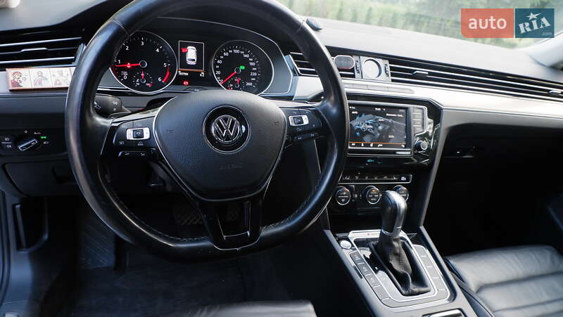 Універсал Volkswagen Passat 2015 в Києві