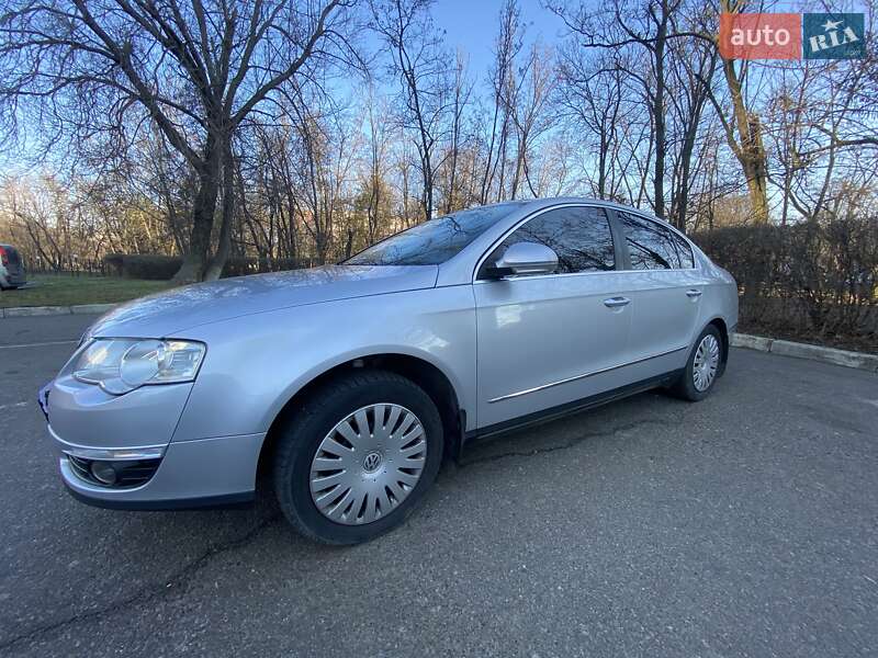 Седан Volkswagen Passat 2007 в Одессе