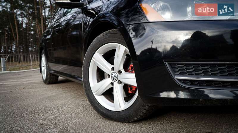 Седан Volkswagen Passat 2012 в Києві