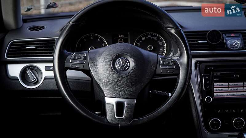 Седан Volkswagen Passat 2012 в Києві