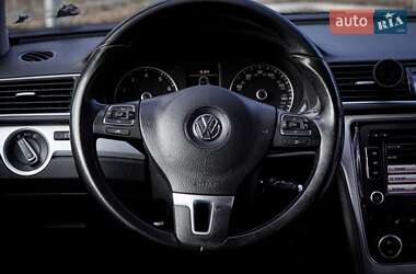 Седан Volkswagen Passat 2012 в 