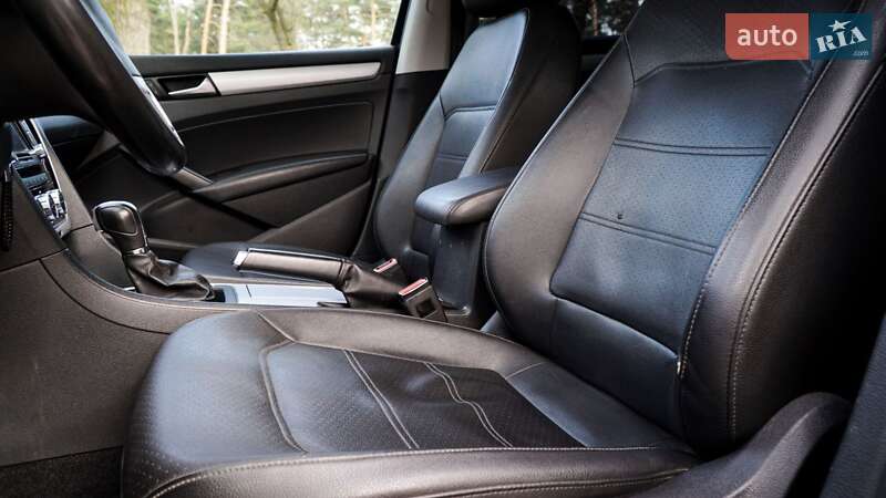 Седан Volkswagen Passat 2012 в Києві