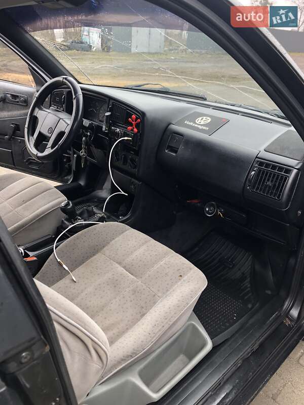 Седан Volkswagen Passat 1991 в Сарнах
