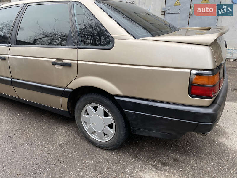 Седан Volkswagen Passat 1989 в Одессе
