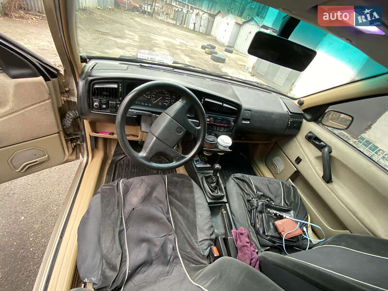 Седан Volkswagen Passat 1989 в Одессе