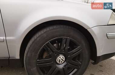 Седан Volkswagen Passat 2001 в 