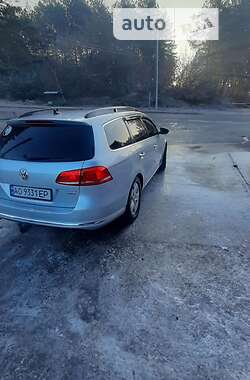 Универсал Volkswagen Passat 2012 в Рахове