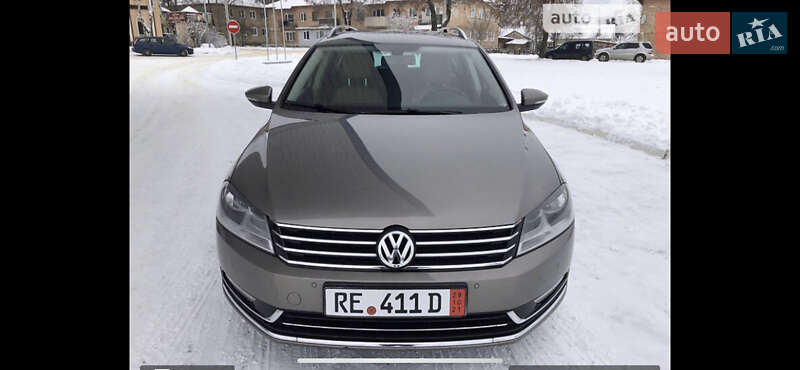 Універсал Volkswagen Passat 2011 в Костопілі
