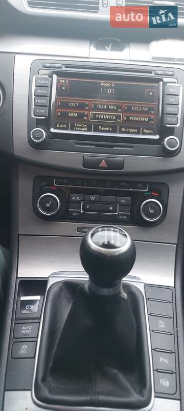 Универсал Volkswagen Passat 2011 в Харькове