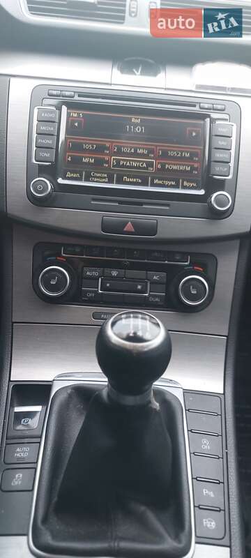 Универсал Volkswagen Passat 2011 в Харькове