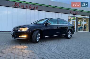 Седан Volkswagen Passat 2014 в Житомире