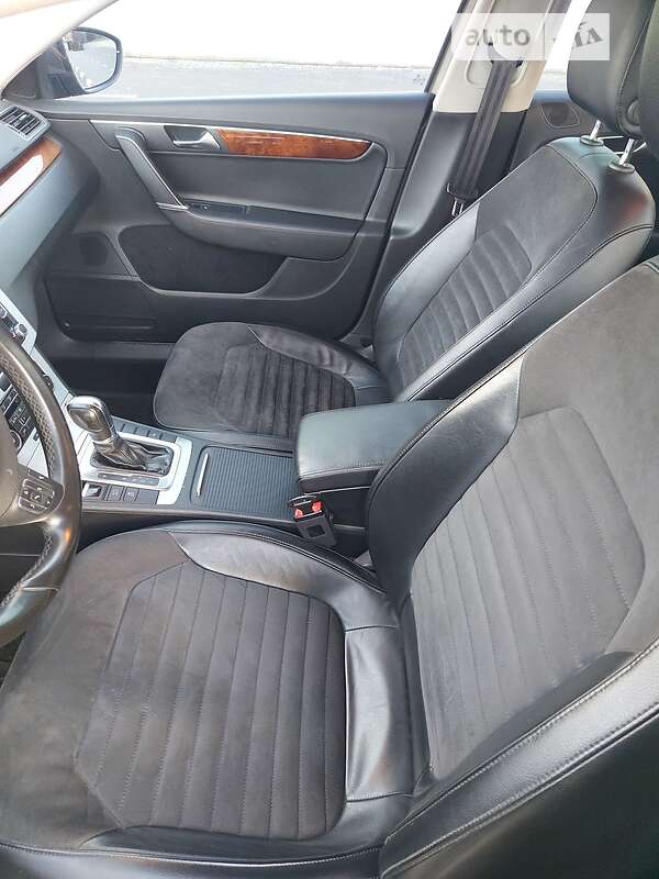 Седан Volkswagen Passat 2011 в Киеве