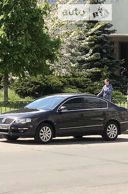 Седан Volkswagen Passat 2008 в Києві