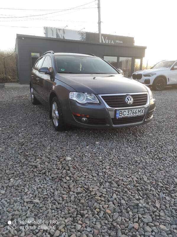 Універсал Volkswagen Passat 2010 в 
