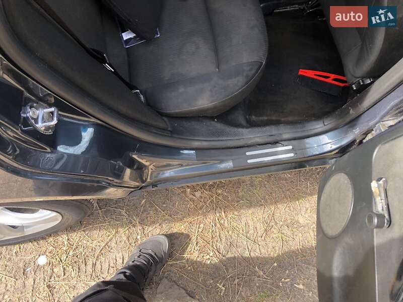 Универсал Volkswagen Passat 2001 в Сарнах