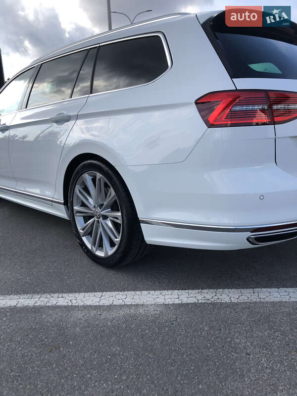 Универсал Volkswagen Passat 2018 в Ровно