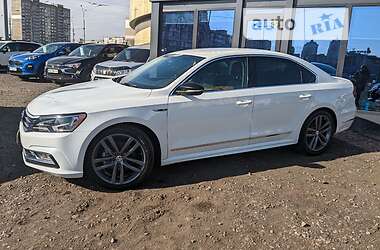 Седан Volkswagen Passat 2017 в Киеве