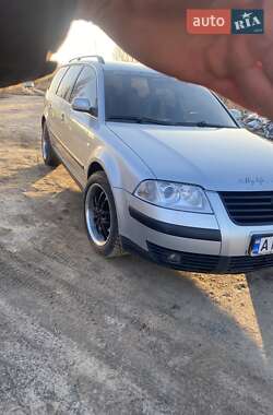 Универсал Volkswagen Passat 2002 в Бородянке