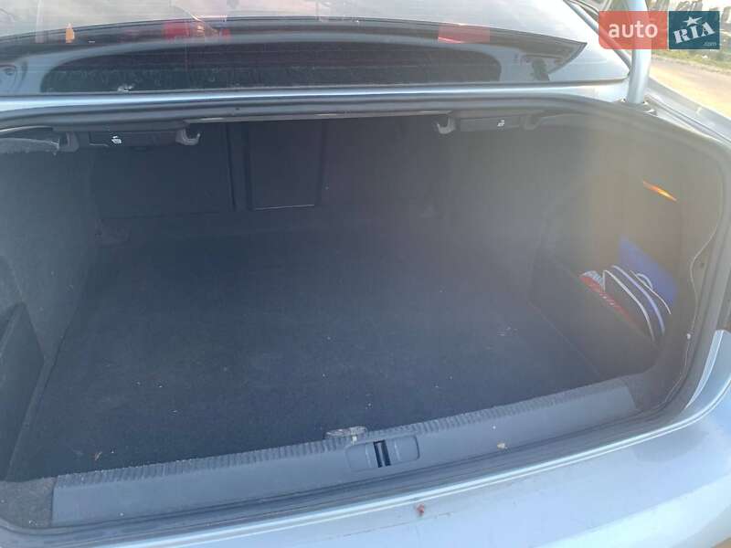 Седан Volkswagen Passat 2011 в Мукачево