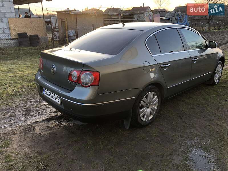 Седан Volkswagen Passat 2007 в Новояворівську