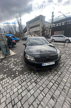 Седан Volkswagen Passat 2013 в Устиновке