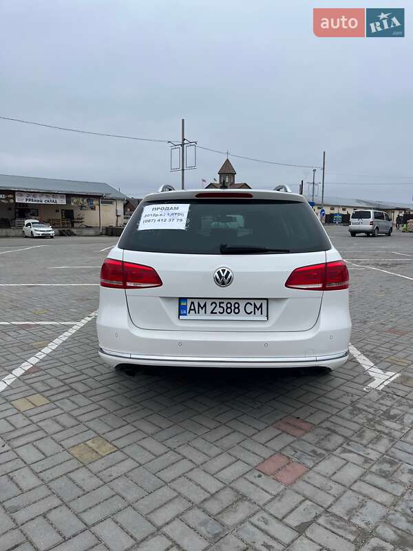 Універсал Volkswagen Passat 2012 в Житомирі