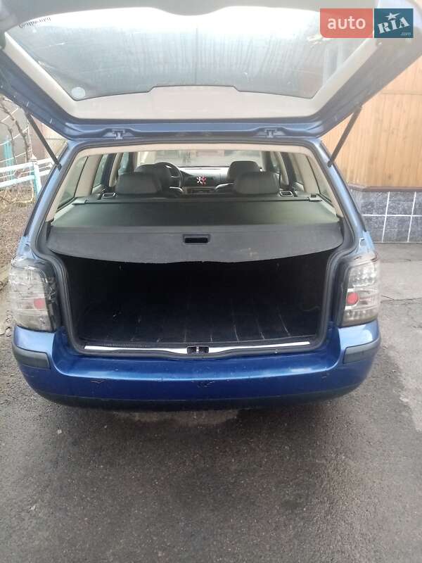 Универсал Volkswagen Passat 1998 в Ровно