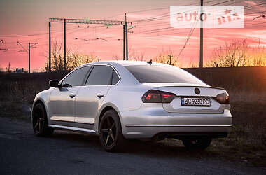 Седан Volkswagen Passat 2014 в Стрые