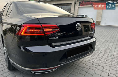 Седан Volkswagen Passat 2015 в Коломые