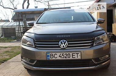 Універсал Volkswagen Passat 2012 в Соснівці