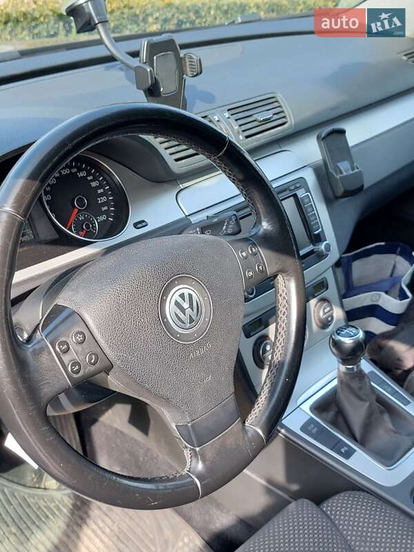 Универсал Volkswagen Passat 2009 в Сарнах