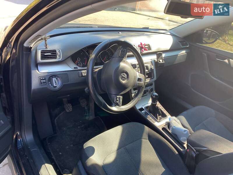 Универсал Volkswagen Passat 2012 в Рожнятове