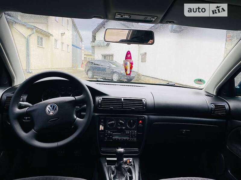 Седан Volkswagen Passat 2001 в Долине