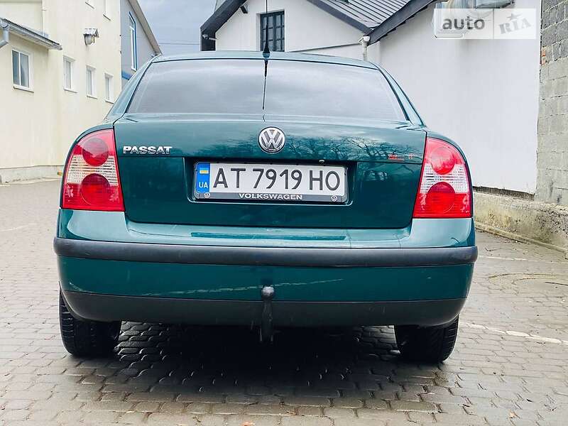 Седан Volkswagen Passat 2001 в Долине