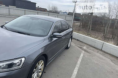 Седан Volkswagen Passat 2013 в Вышгороде