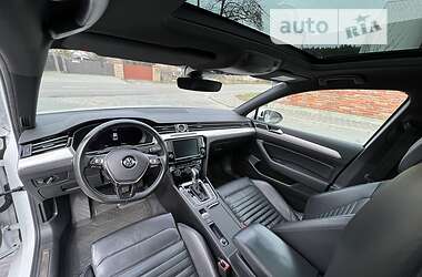 Седан Volkswagen Passat 2015 в 