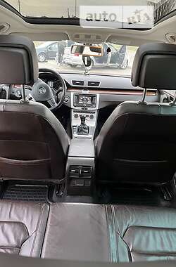 Універсал Volkswagen Passat 2013 в 