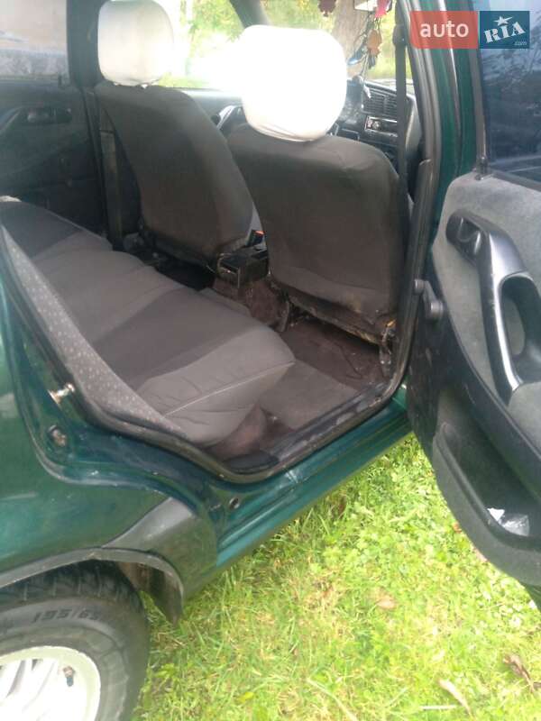 Универсал Volkswagen Passat 1995 в Старом Самборе