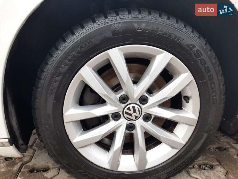 Универсал Volkswagen Passat 2015 в Тернополе