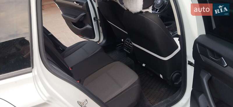 Універсал Volkswagen Passat 2016 в Корсунь-Шевченківському