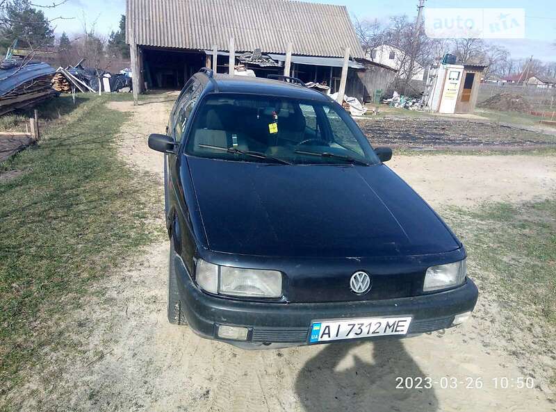 Універсал Volkswagen Passat 1989 в Вишгороді