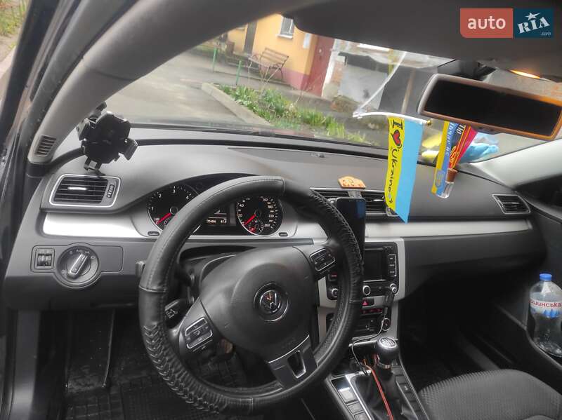 Универсал Volkswagen Passat 2011 в Хмельницком