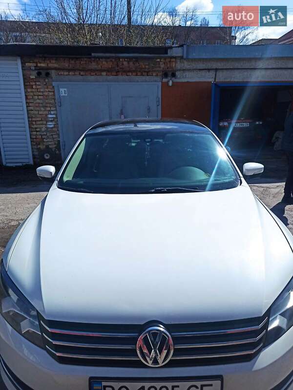 Седан Volkswagen Passat 2015 в Киеве