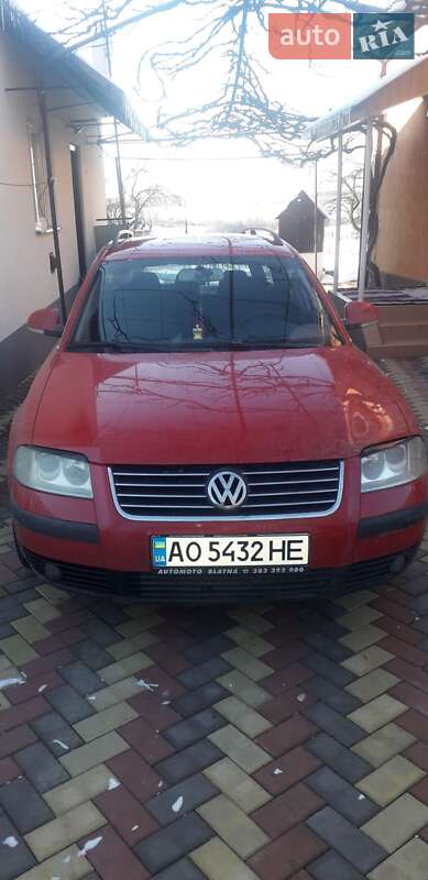 Универсал Volkswagen Passat 2004 в Хусте