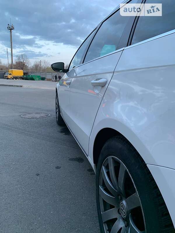 Универсал Volkswagen Passat 2012 в Одессе