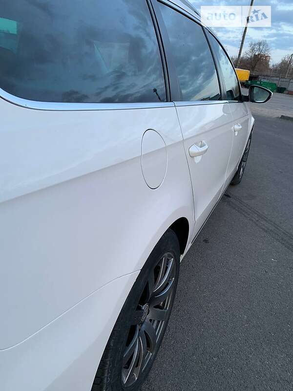 Универсал Volkswagen Passat 2012 в Одессе