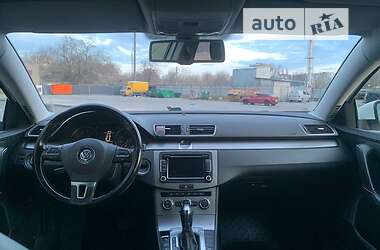 Універсал Volkswagen Passat 2012 в Одесі