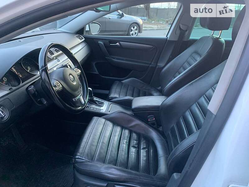 Универсал Volkswagen Passat 2012 в Одессе