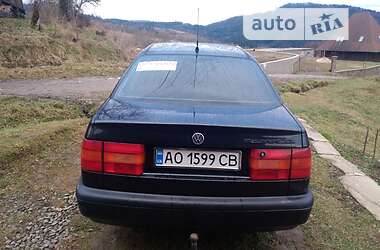 Седан Volkswagen Passat 1994 в Ждениеве