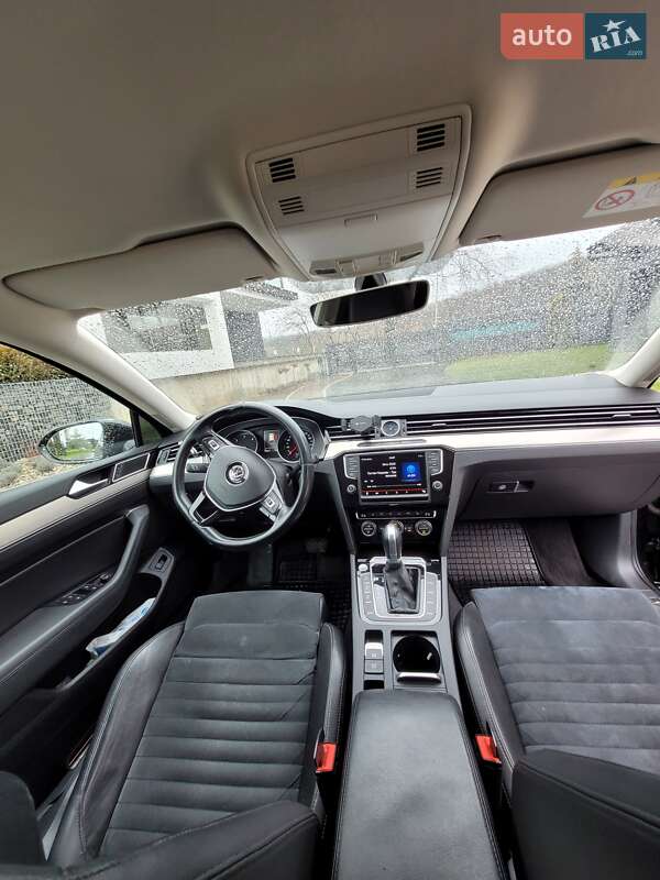 Универсал Volkswagen Passat 2015 в Ужгороде